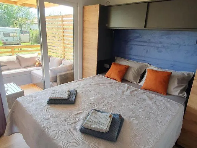 Mobile Homes Karlo & Dino Pula Holiday home
