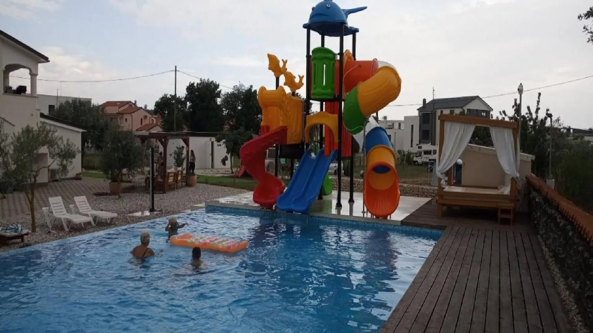 Mobile Homes Karlo & Dino Pula 0*,